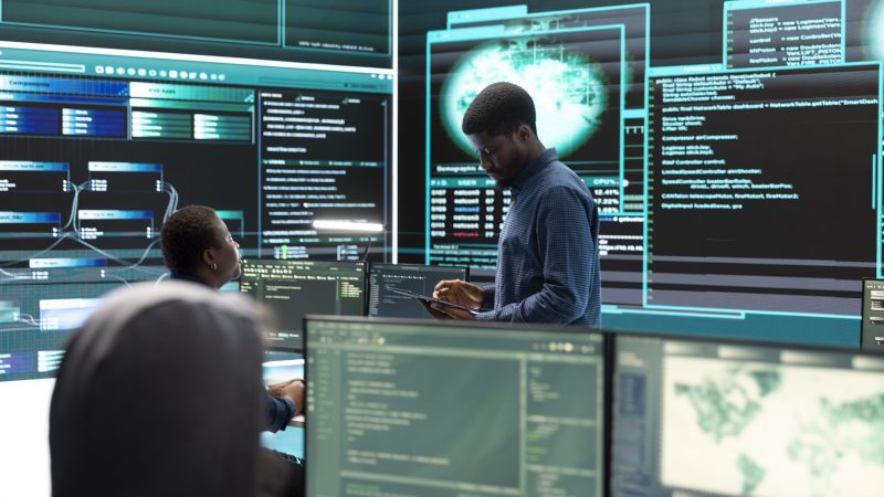 Integrating AI into SOC tools : State of the art technology and current trends in the European market 