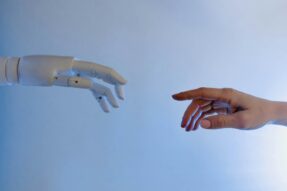 Backgroup-IA-human-hand